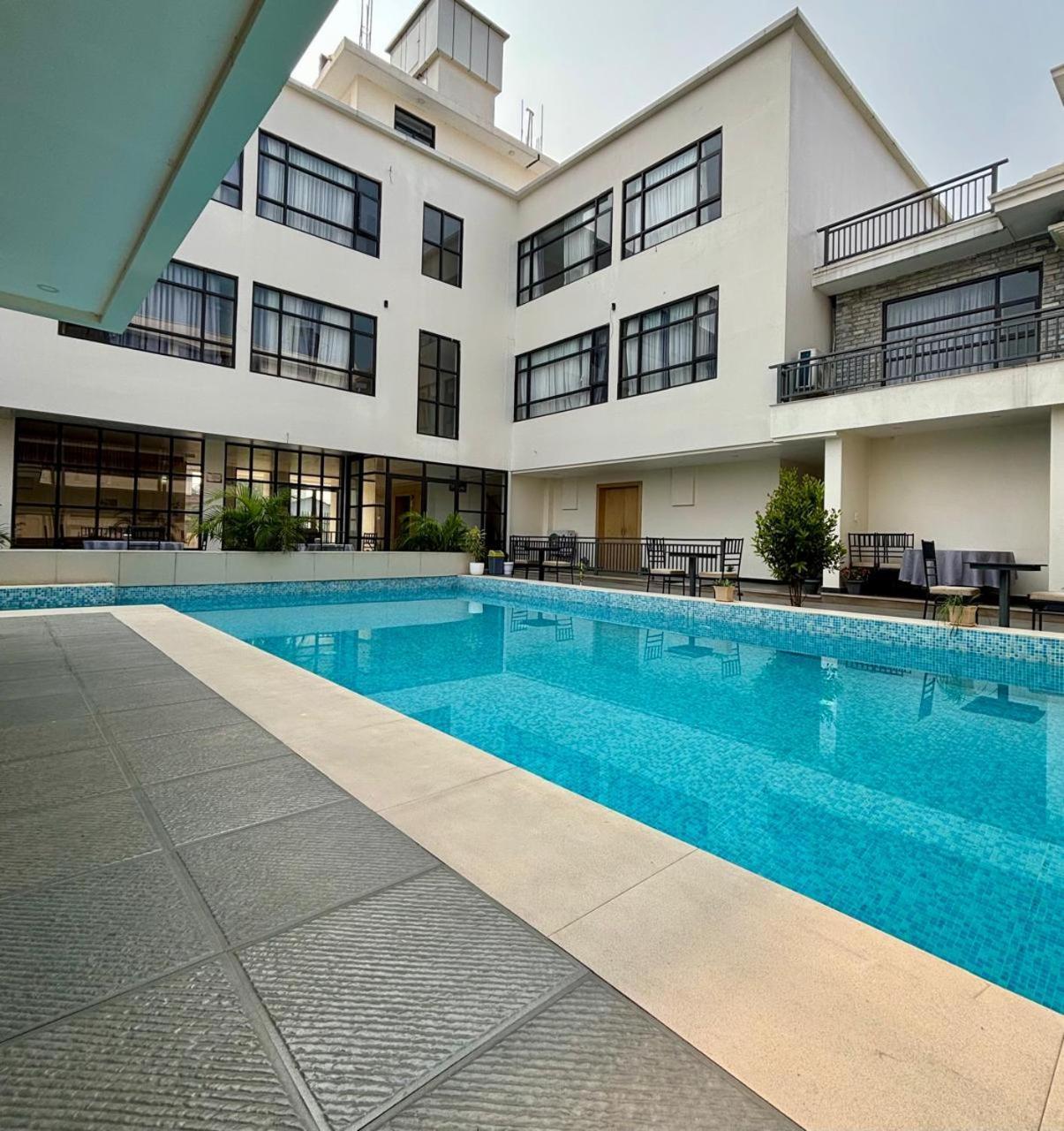 Hotel Gulmohar Bharatpur  Exterior photo